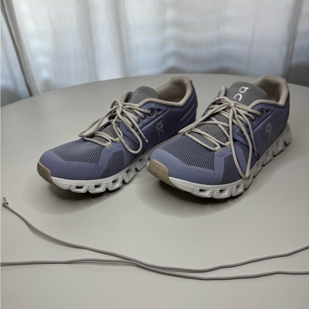On Cloud Women's Athletic Shoes in Purple and White - Picture 3 of 7